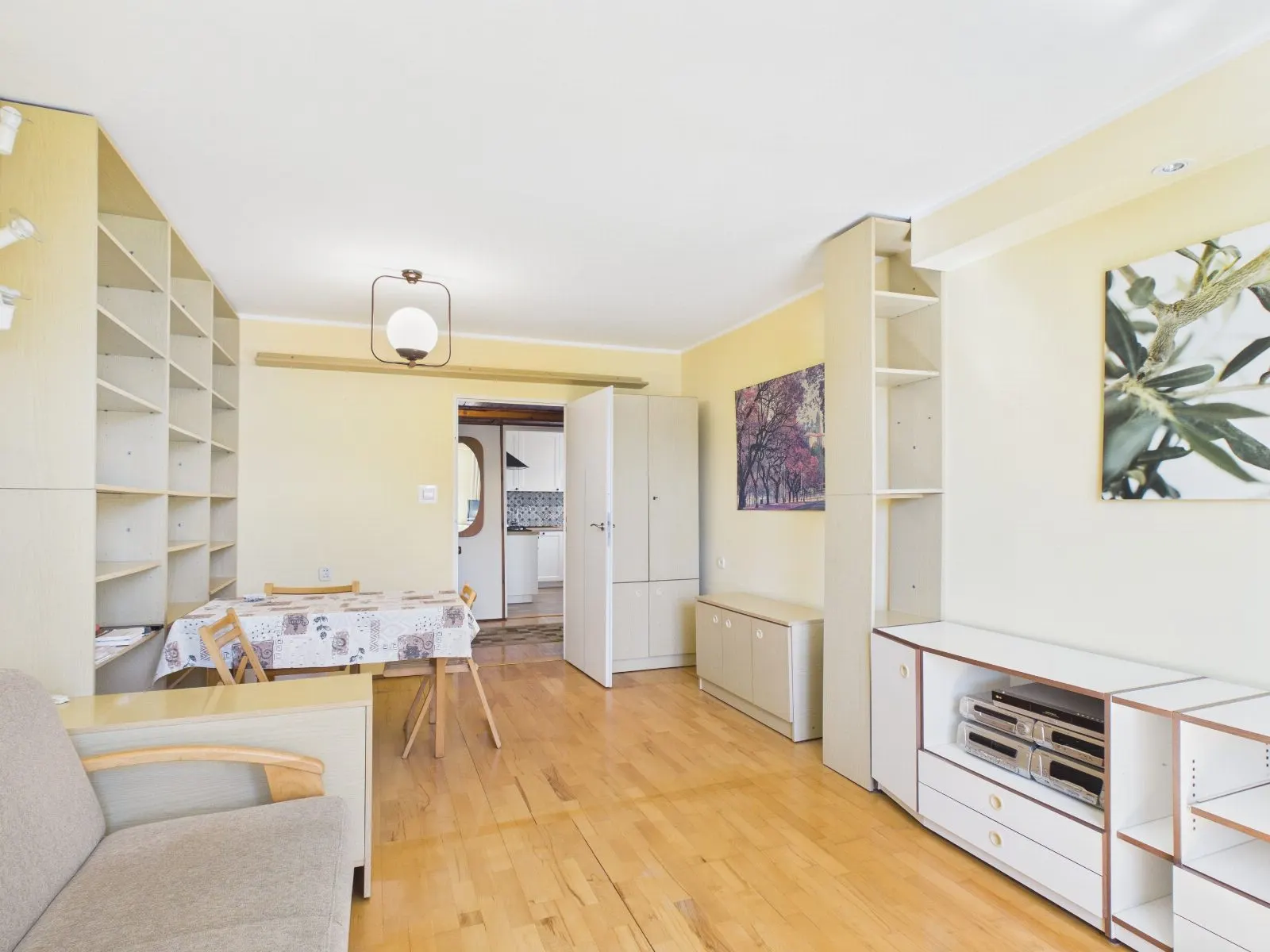 2 pokoje 53 m², balkon, Barwinek – Kielce