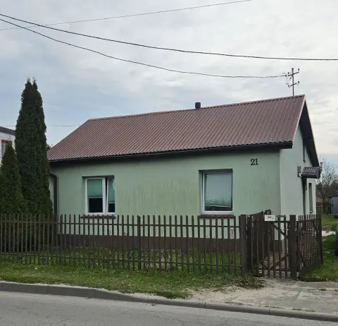 Dom z potencjałem na działce 3000 m²-Jędrzejów