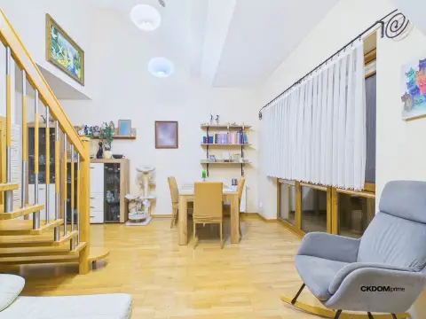 Bezczynszowe, 2-poziomowe mieszkanie 81 m² z garażem i dużym balkonem – Kielce, ul. Mazurska (Umeblowane!)